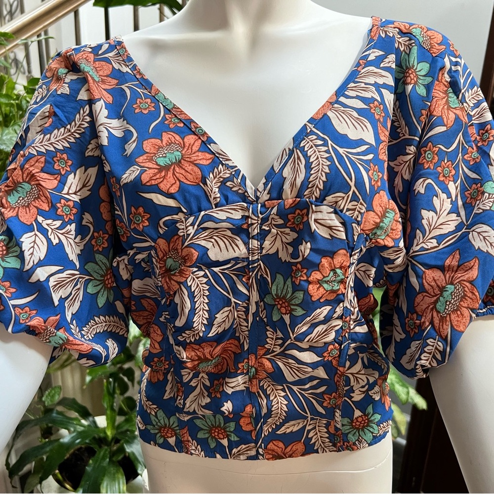 NWT Sienna Sky size Large top